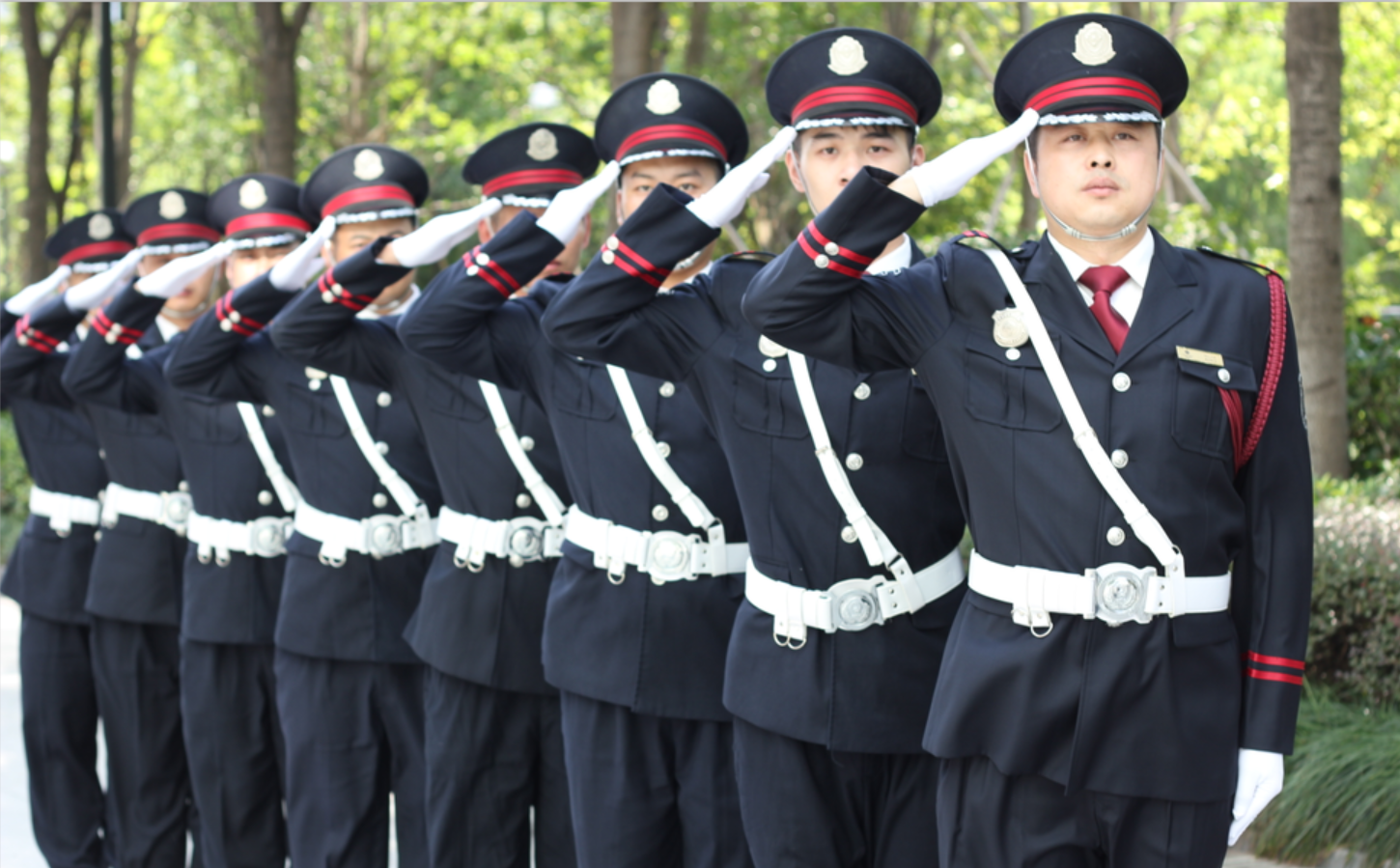 貼心服務(wù) 建行管家：建行省分行領(lǐng)導(dǎo)表彰南都物業(yè)服務(wù)團隊