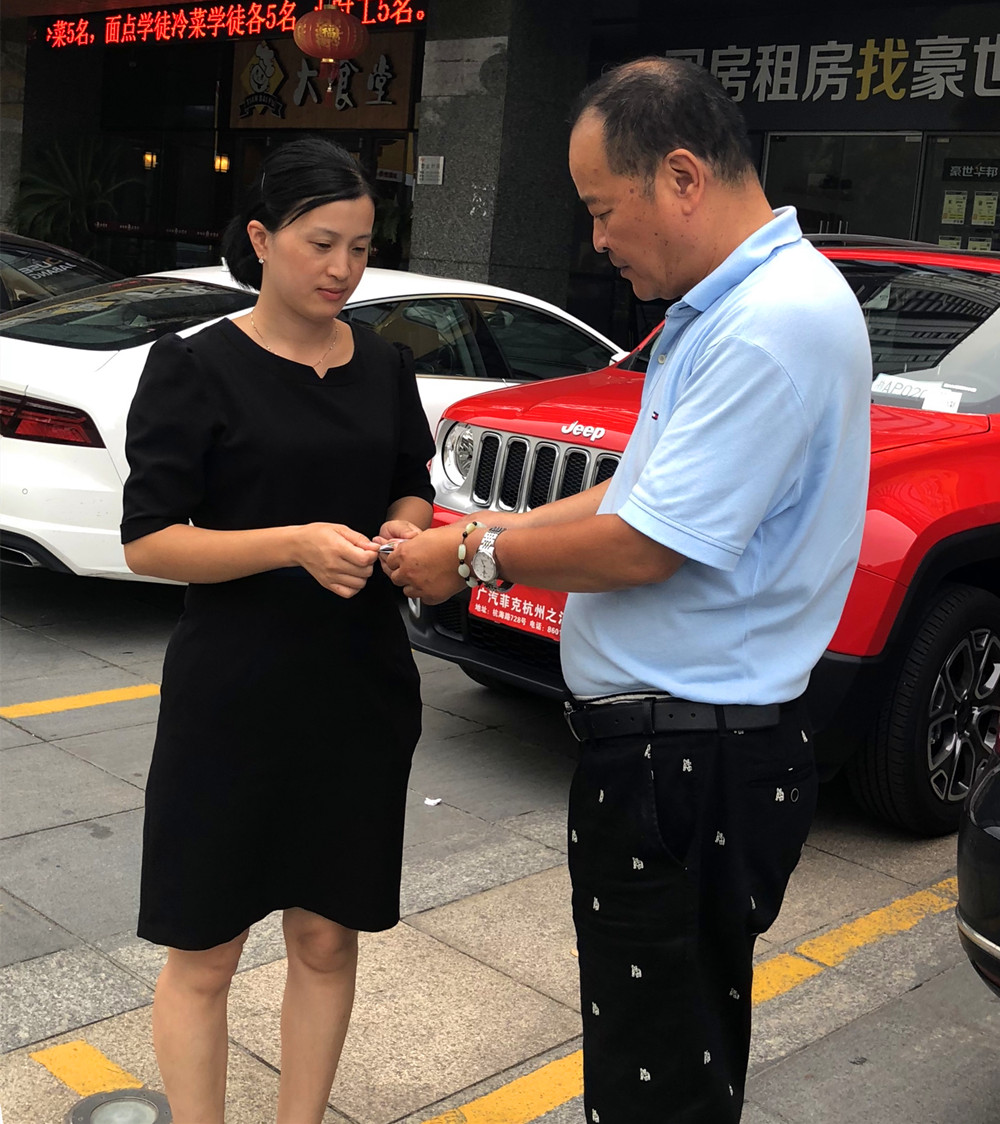 以細致 釀美好|風尚藍灣業(yè)委會代表慰問一線物業(yè)工作人員